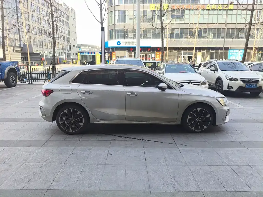 Audi A3 2023 из CN, фото 8