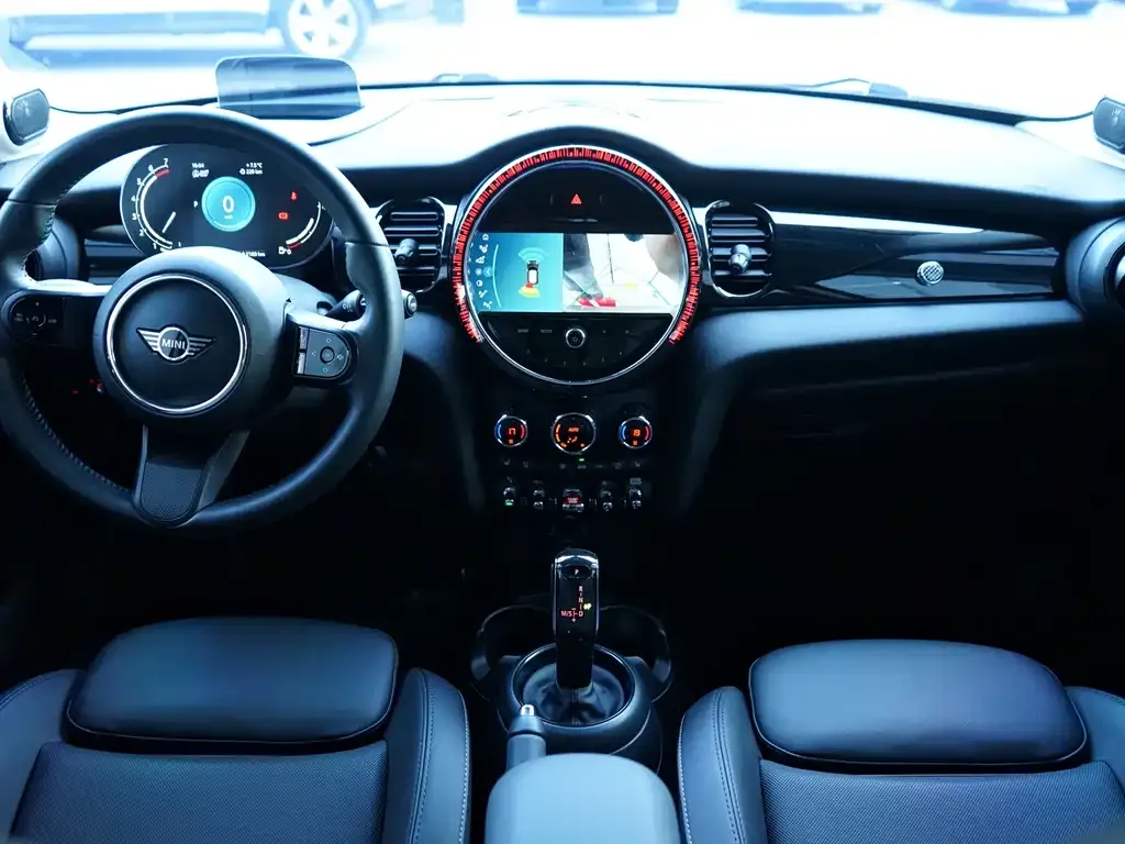 MINI Cooper (3-door) 2023 из CN, фото 8
