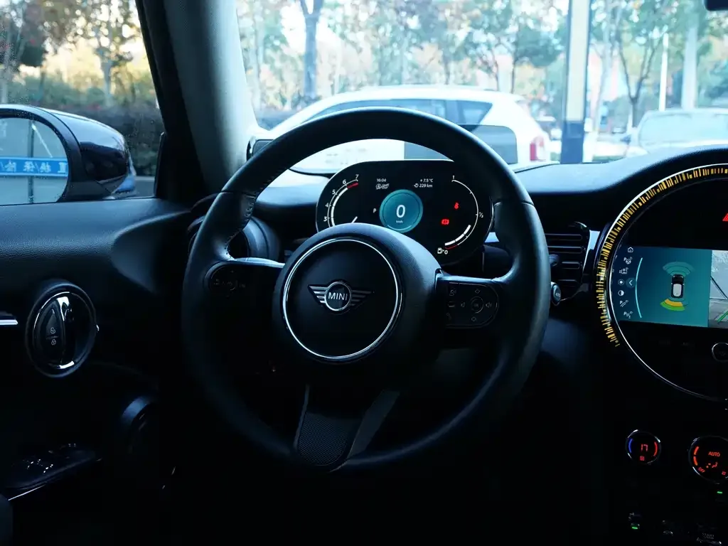 MINI Cooper (3-door) 2023 из CN, фото 4