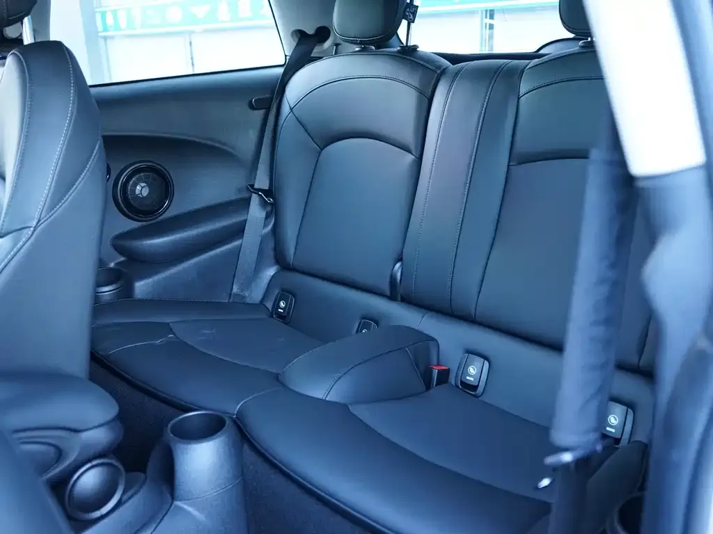 MINI Cooper (3-door) 2023 из CN, фото 3