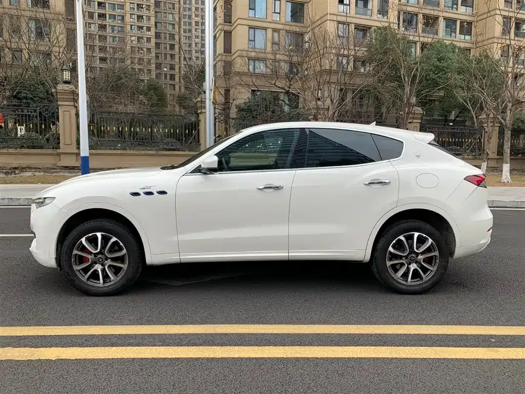 Maserati Levante 2023 из CN, фото 9