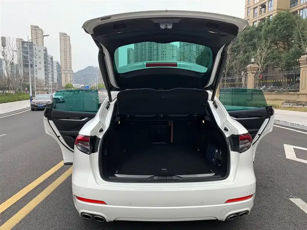 Maserati Levante 2023 из CN, фото 7
