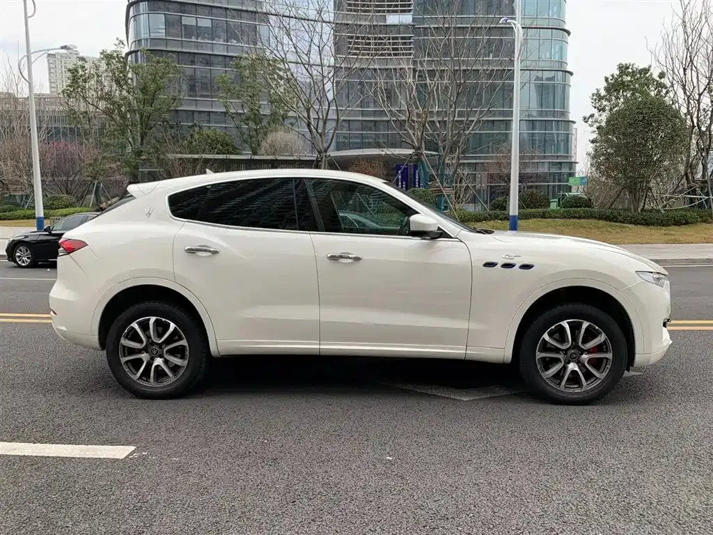 Maserati Levante 2023 из CN, фото 8