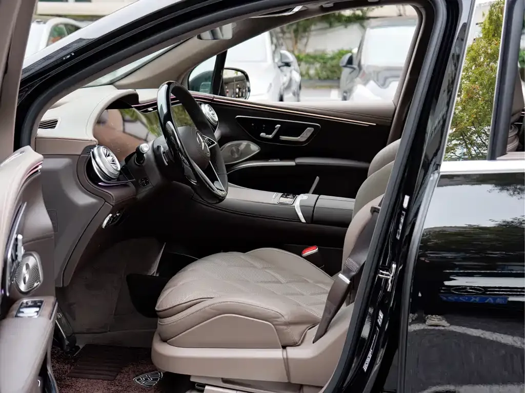 Mercedes-Benz EQS SUV 2025 из CN, фото 8