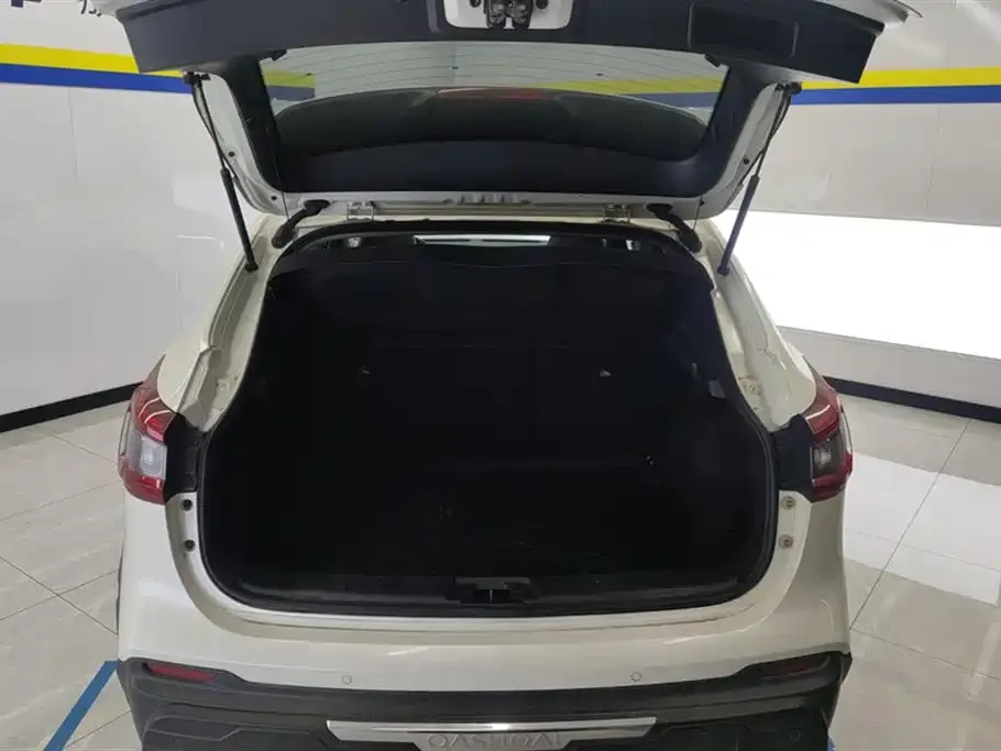 Nissan Qashqai 2022 из CN, фото 2