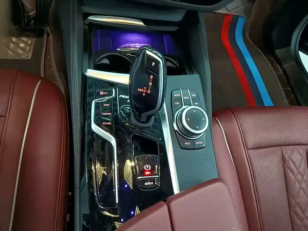 BMW 5 Series 2022 из CN, фото 10