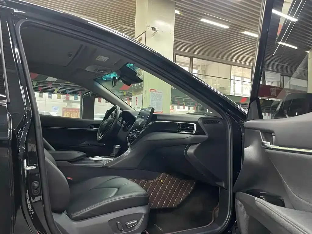 Toyota Camry 2021 из CN, фото 8