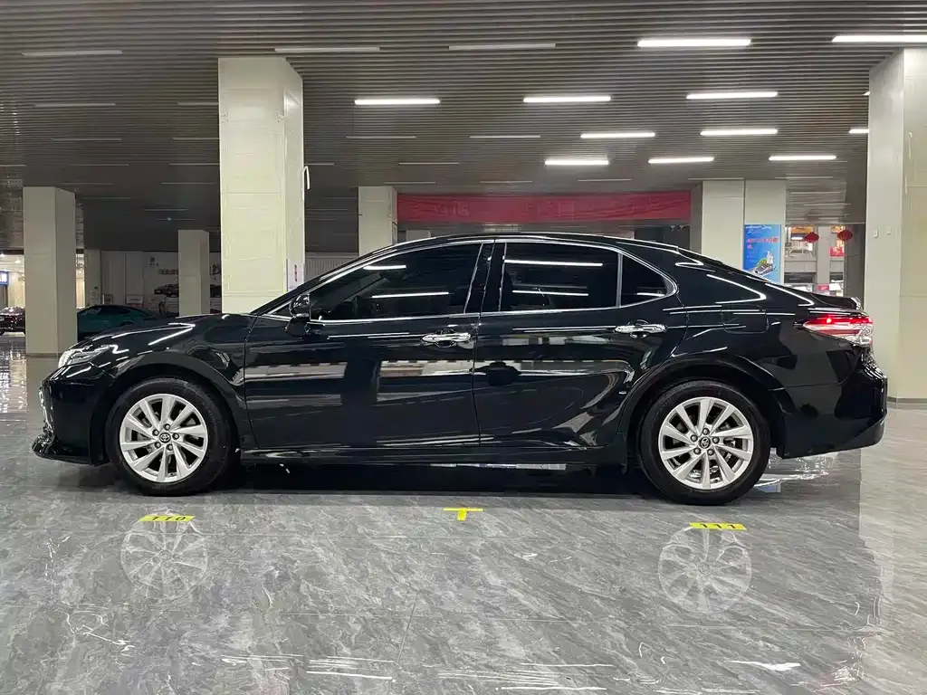 Toyota Camry 2021 из CN, фото 9