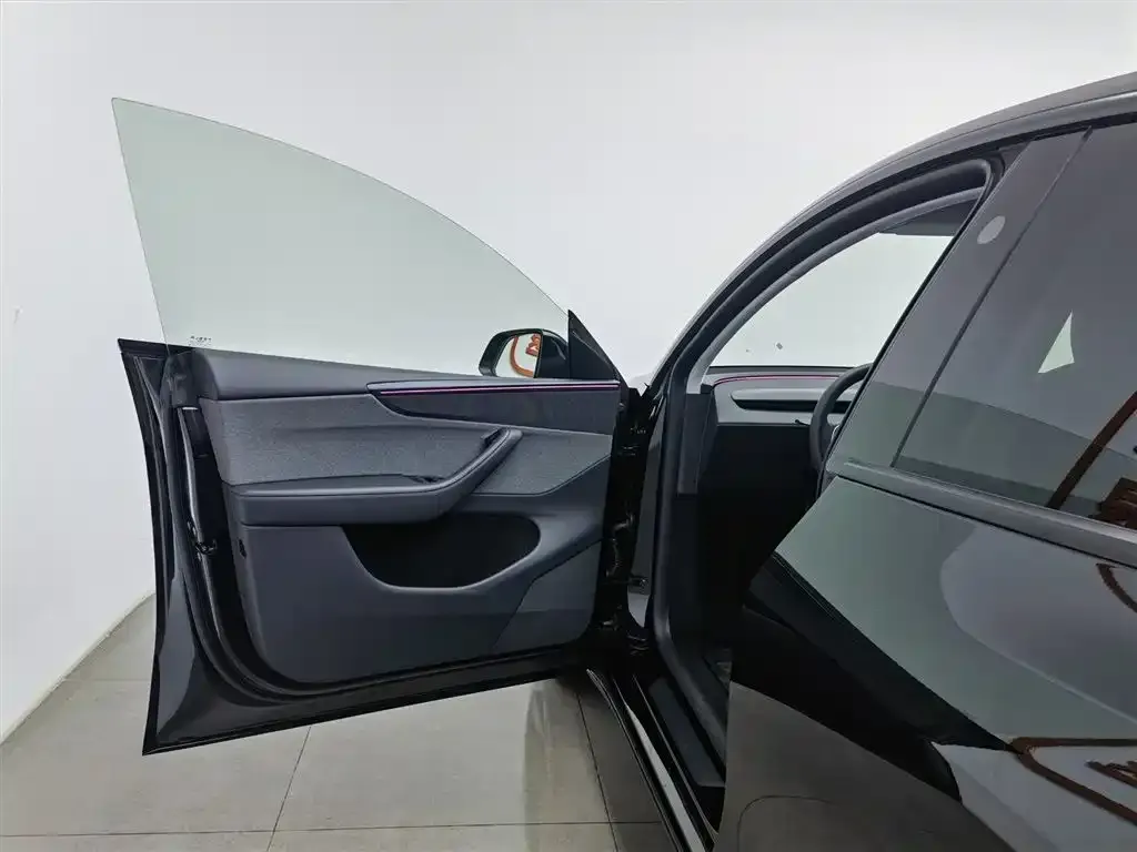 Tesla Model Y 2025 из CN, фото 3