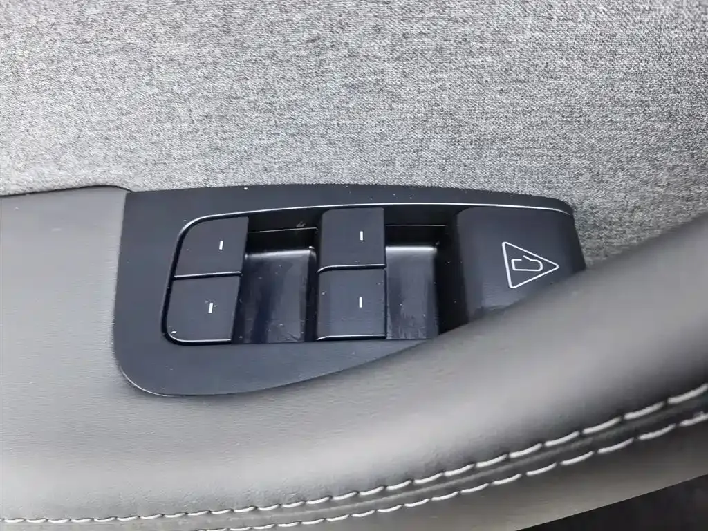 Tesla Model Y 2025 из CN, фото 9