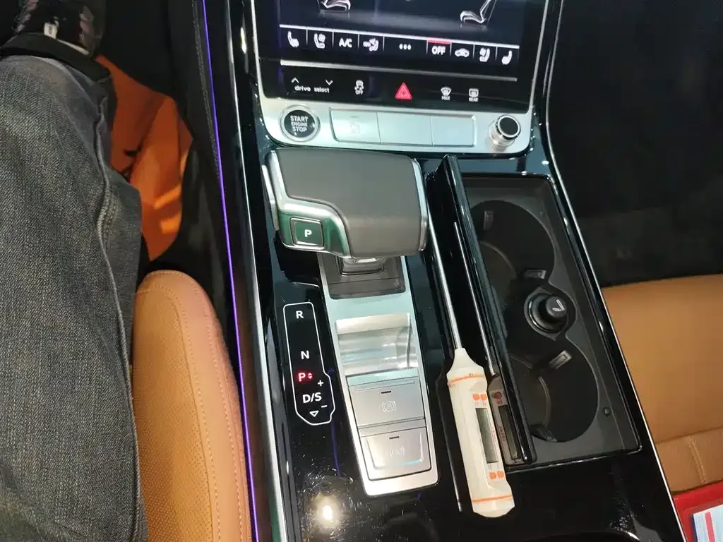 Audi A8 2025 из CN, фото 10