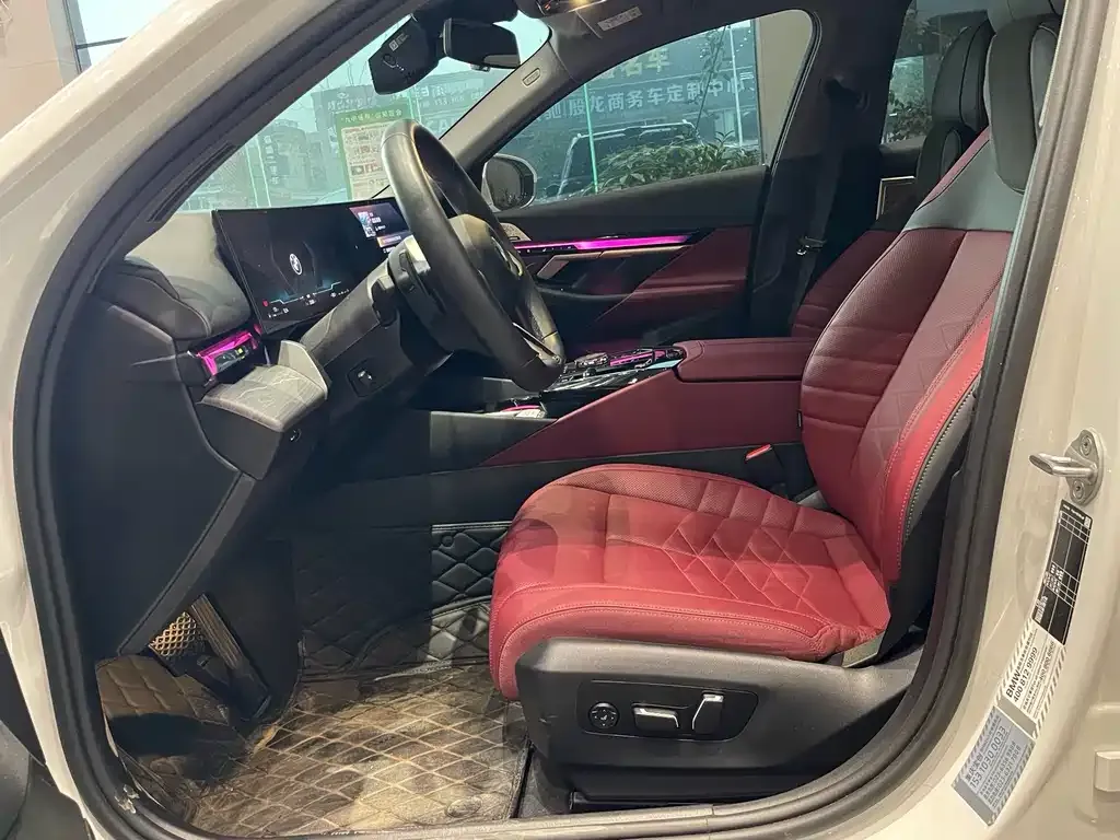 BMW 5 Series 2024 из CN, фото 3
