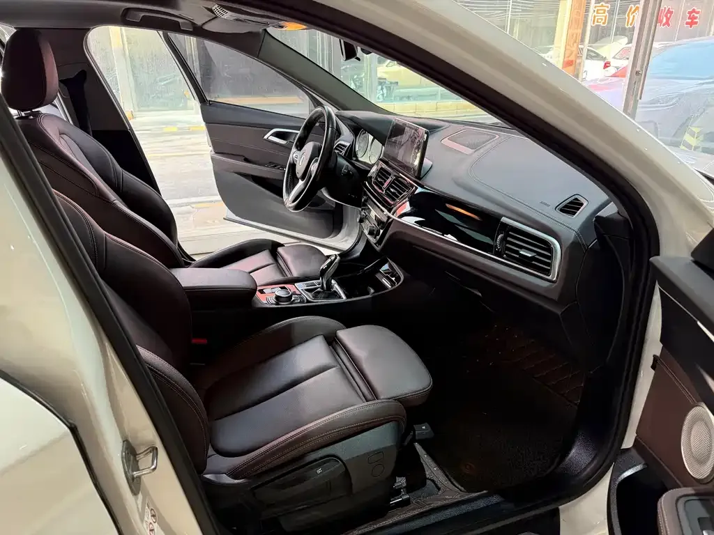 BMW 1 Series 2021 из CN, фото 6