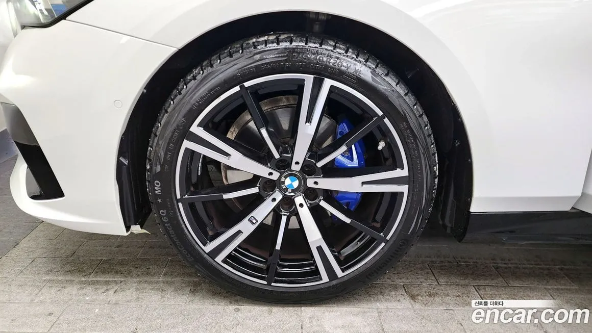 BMW 5-Series — фото 8