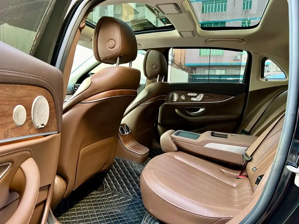 Mercedes-Benz E-Class 2023 из CN, фото 6