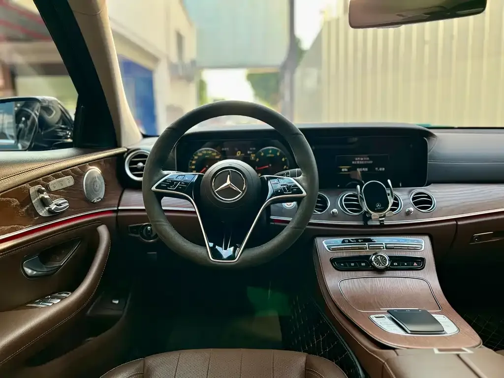 Mercedes-Benz E-Class 2023 из CN, фото 3