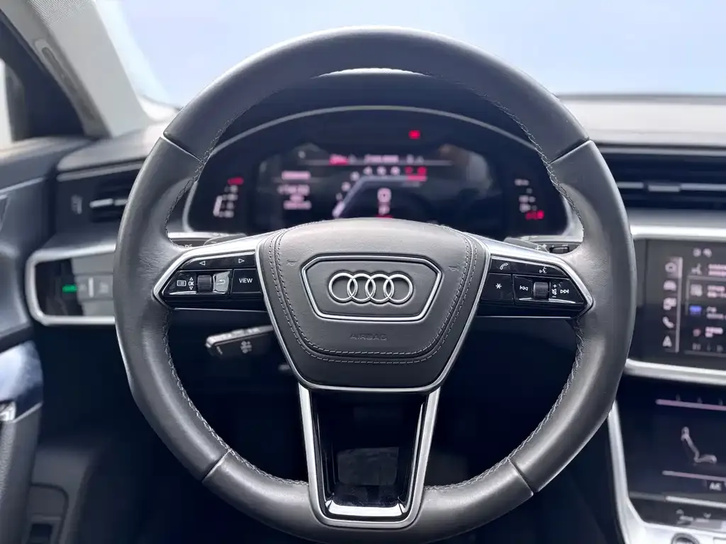 Audi A6L — фото 9