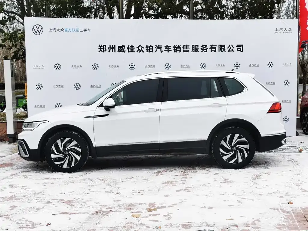 Volkswagen Tiguan L — фото 4