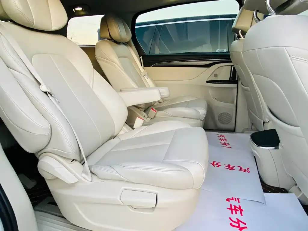 Buick GL8 2023 из CN, фото 6