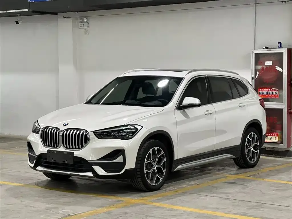 BMW X1 — фото 1