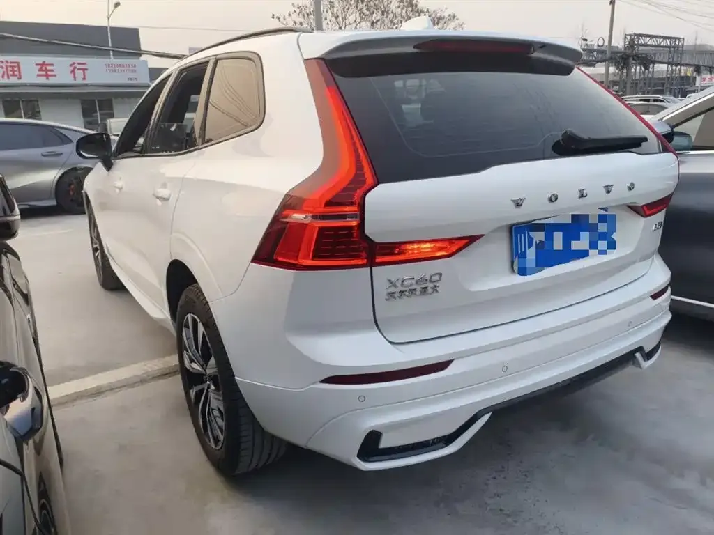 Volvo XC60 2024 из CN, фото 8