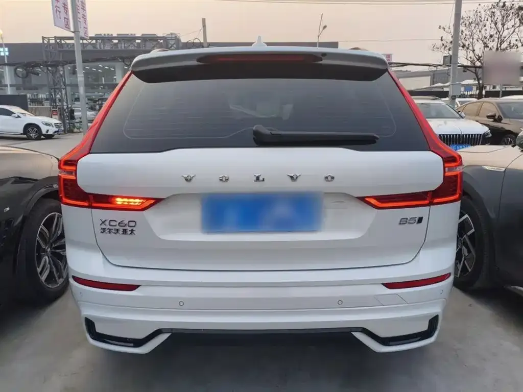Volvo XC60 2024 из CN, фото 5