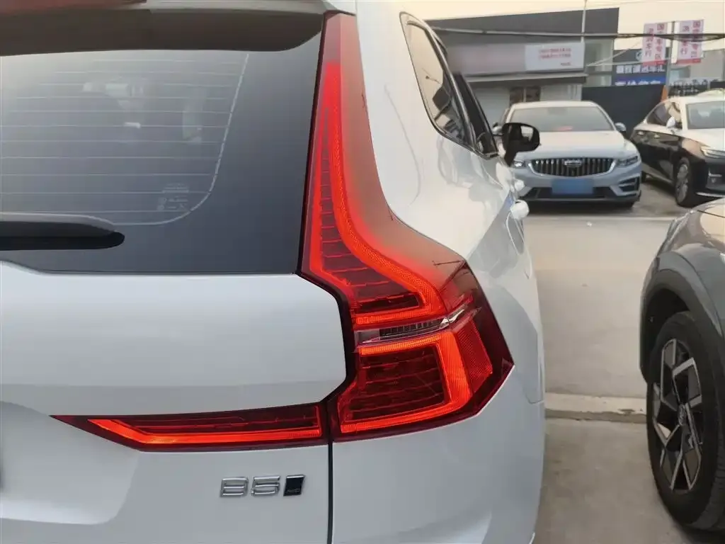 Volvo XC60 2024 из CN, фото 3