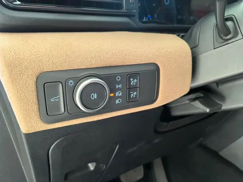 Ford Explorer 2024 из CN, фото 4