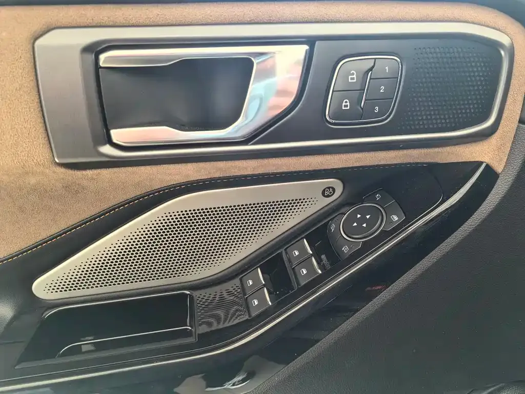 Ford Explorer 2024 из CN, фото 2