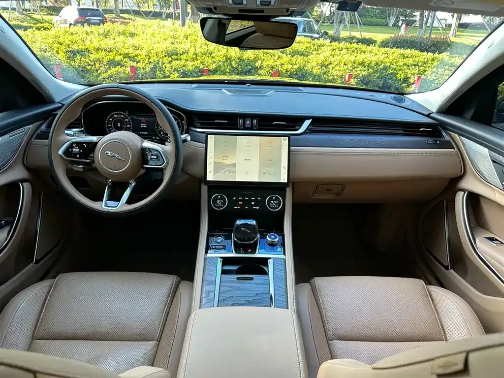 Jaguar XFL 2023 из CN, фото 10