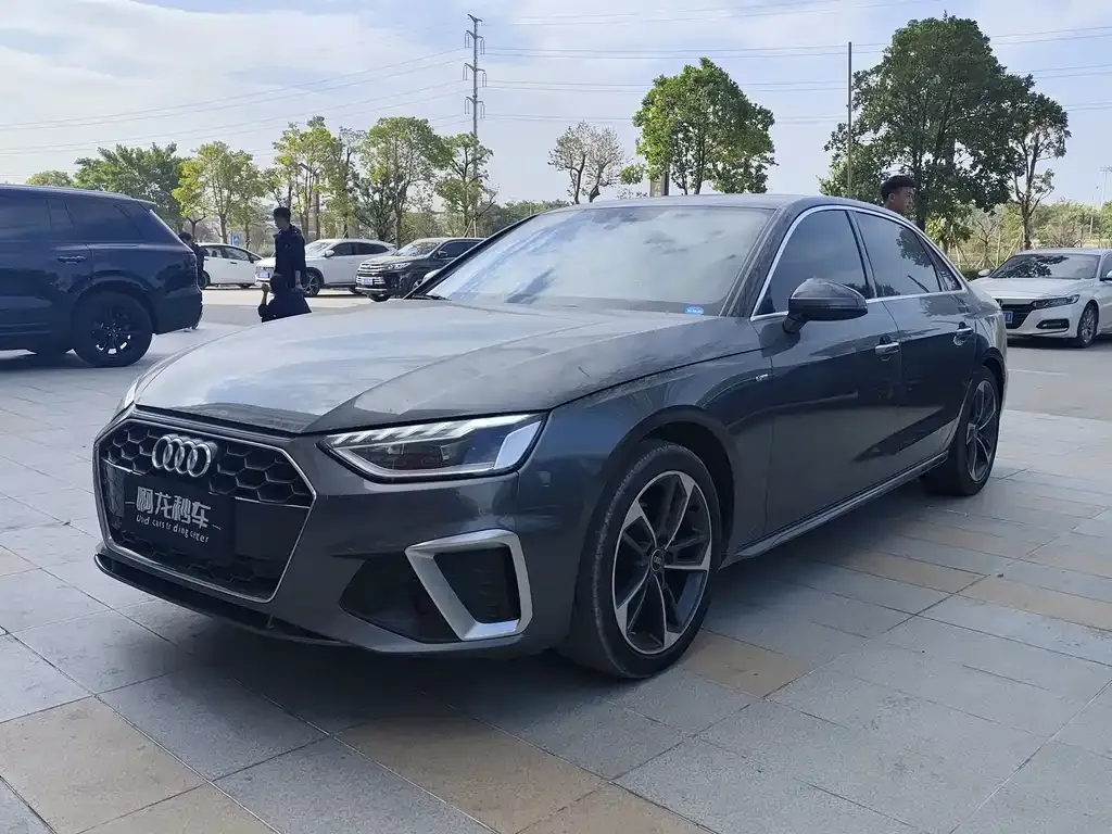 Audi A4L 2022 из CN, фото 1