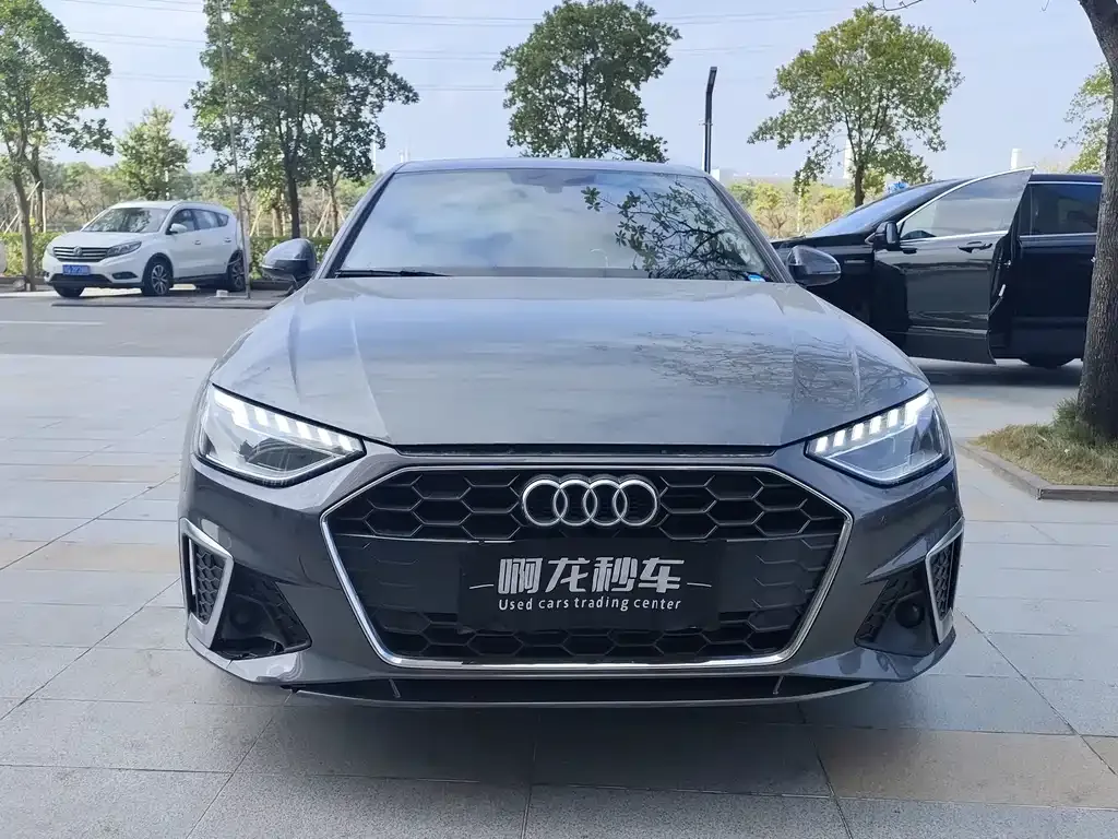 Audi A4L 2022 из CN, фото 6