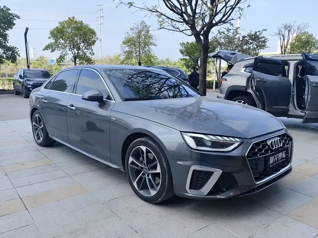 Audi A4L 2022 из CN, фото 7