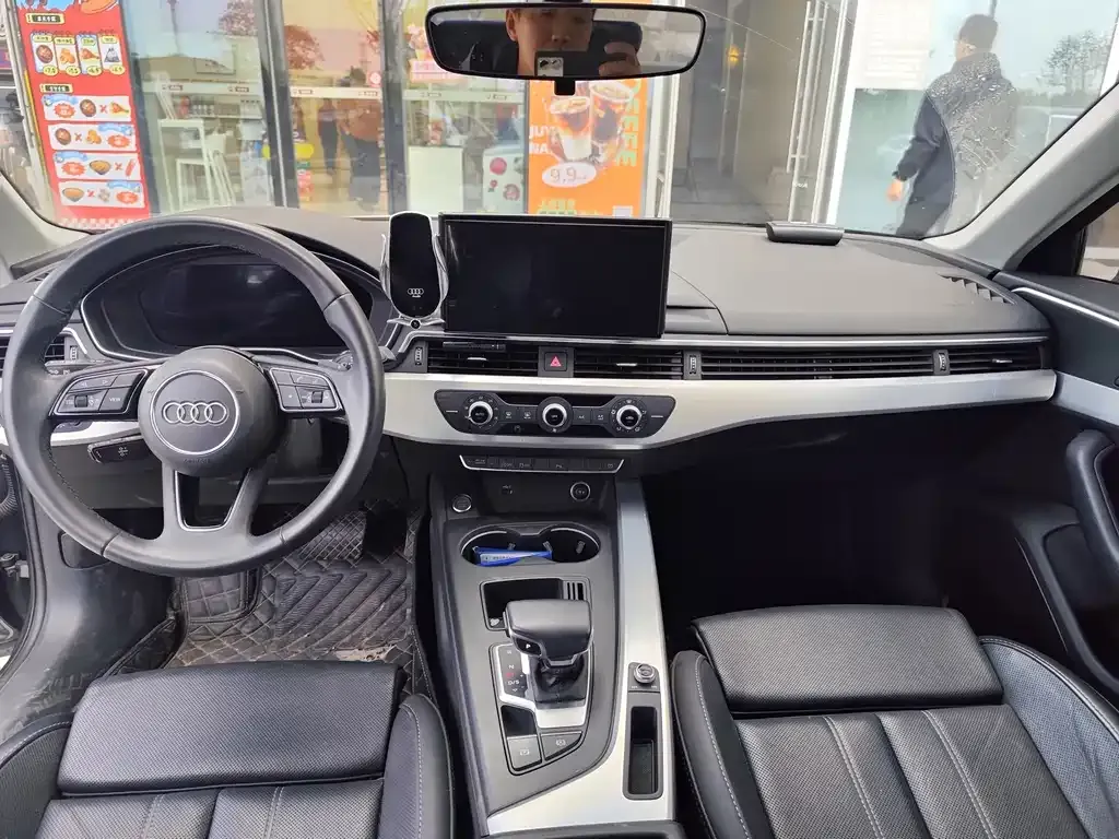 Audi A4L 2022 из CN, фото 4