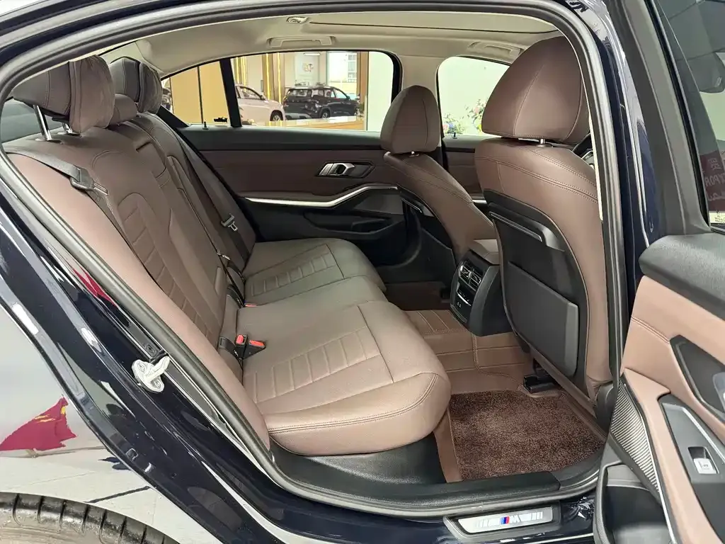 BMW 3 Series 2021 из CN, фото 9