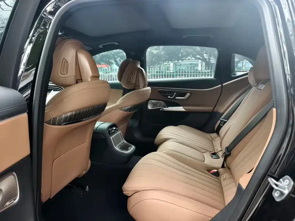 Mercedes-Benz E-Class 2024 из CN, фото 3