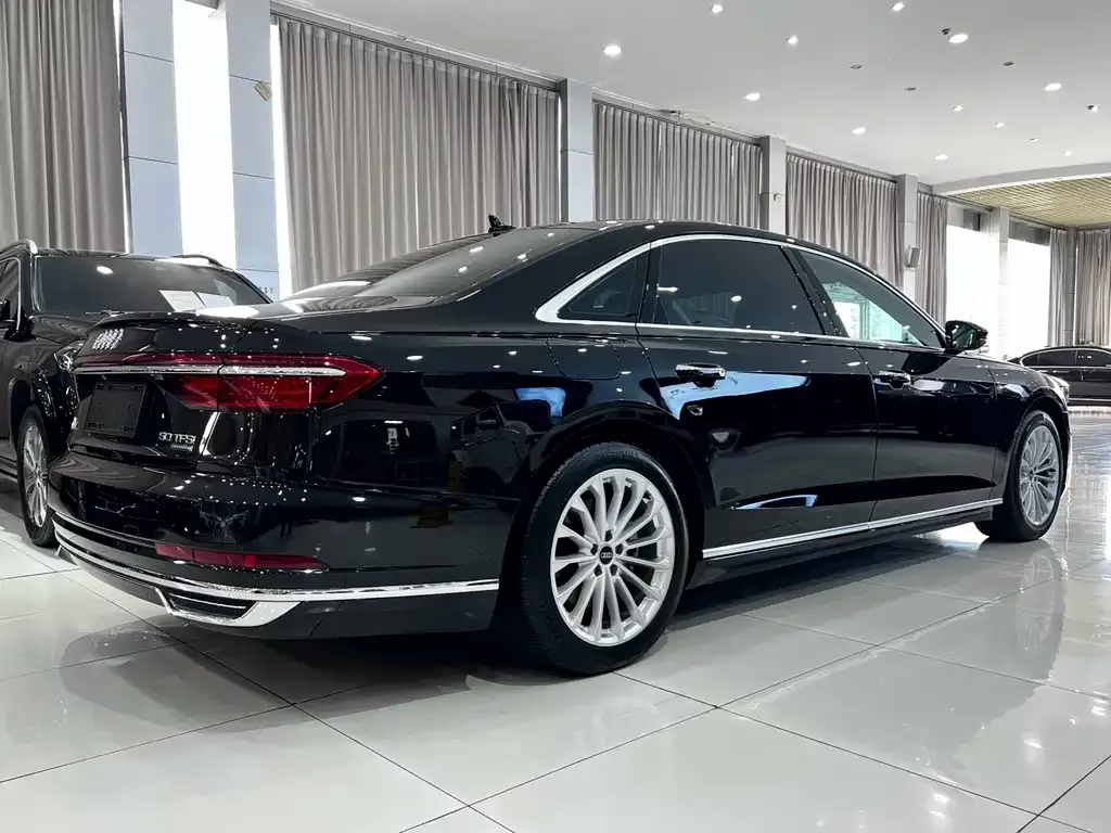Audi A8 2021 из CN, фото 4