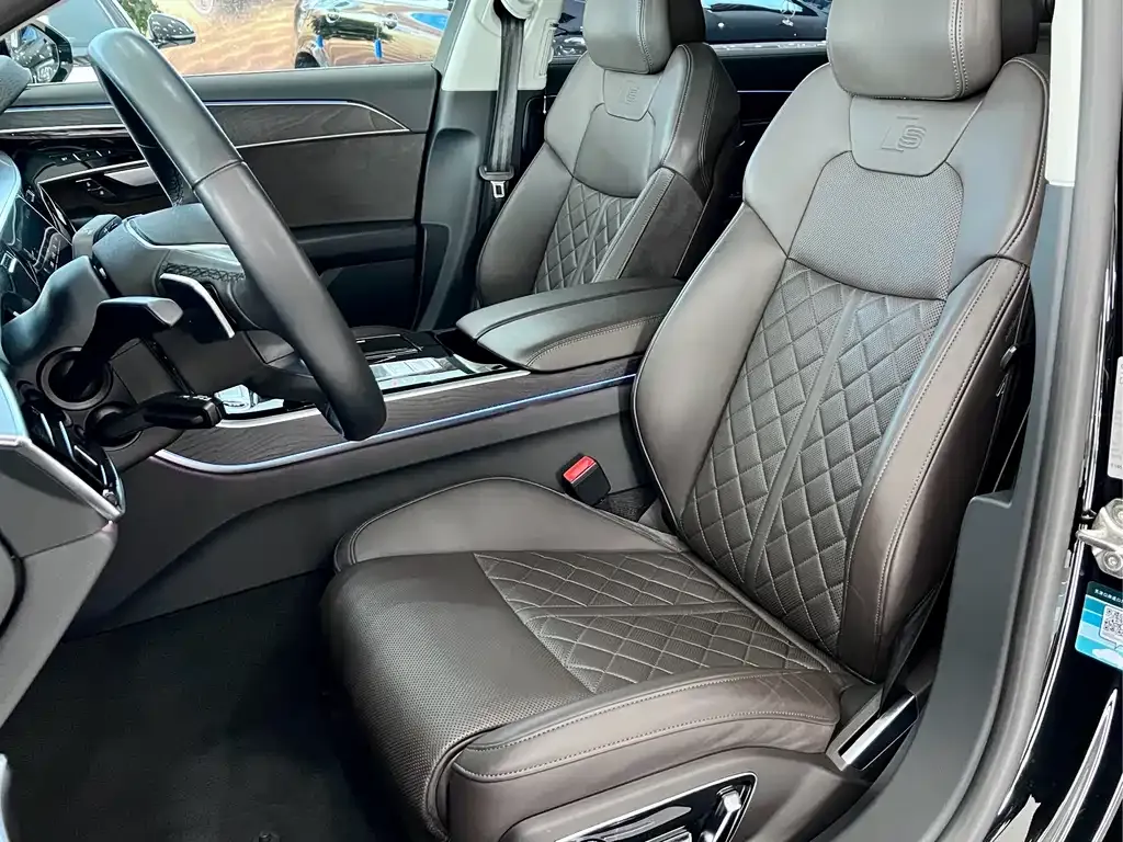 Audi A8 2021 из CN, фото 7
