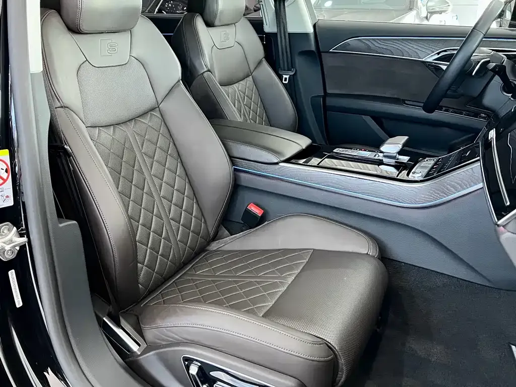 Audi A8 2021 из CN, фото 10