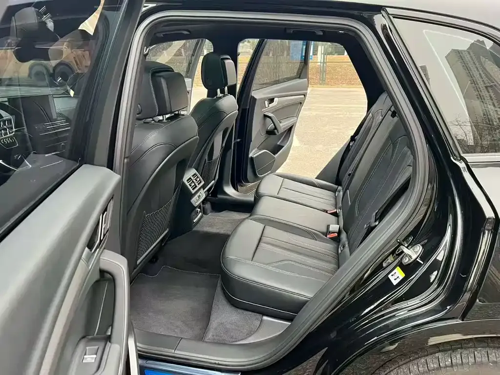 Audi Q5L 2024 из CN, фото 2