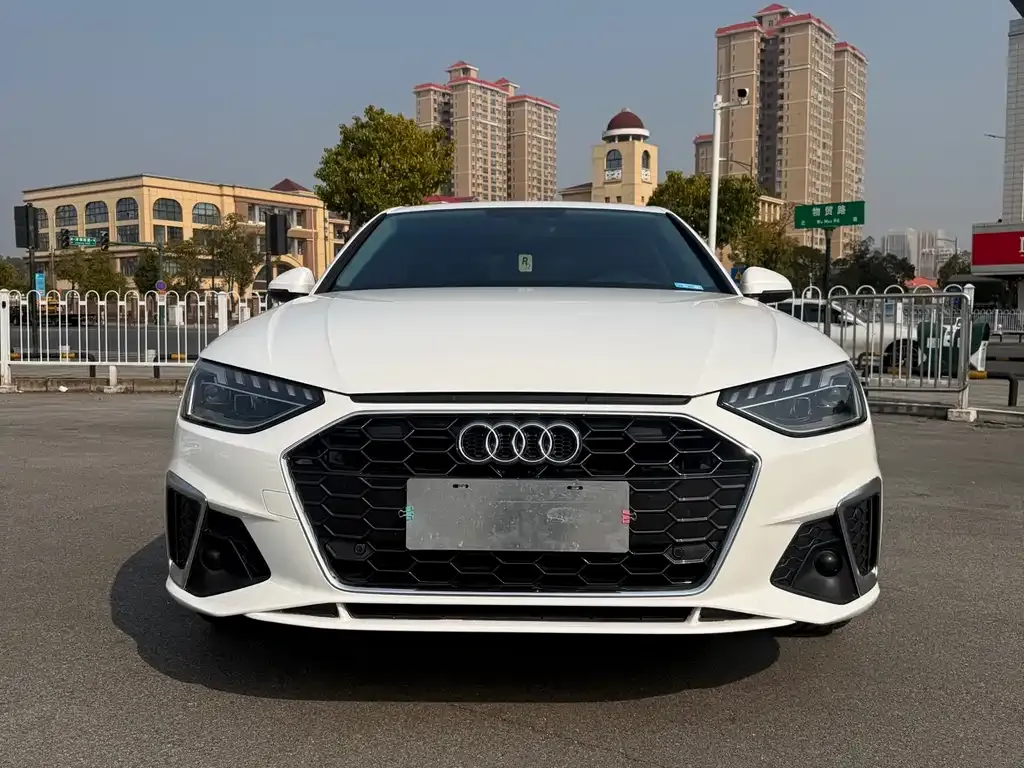 Audi A4L 2022 из CN, фото 6