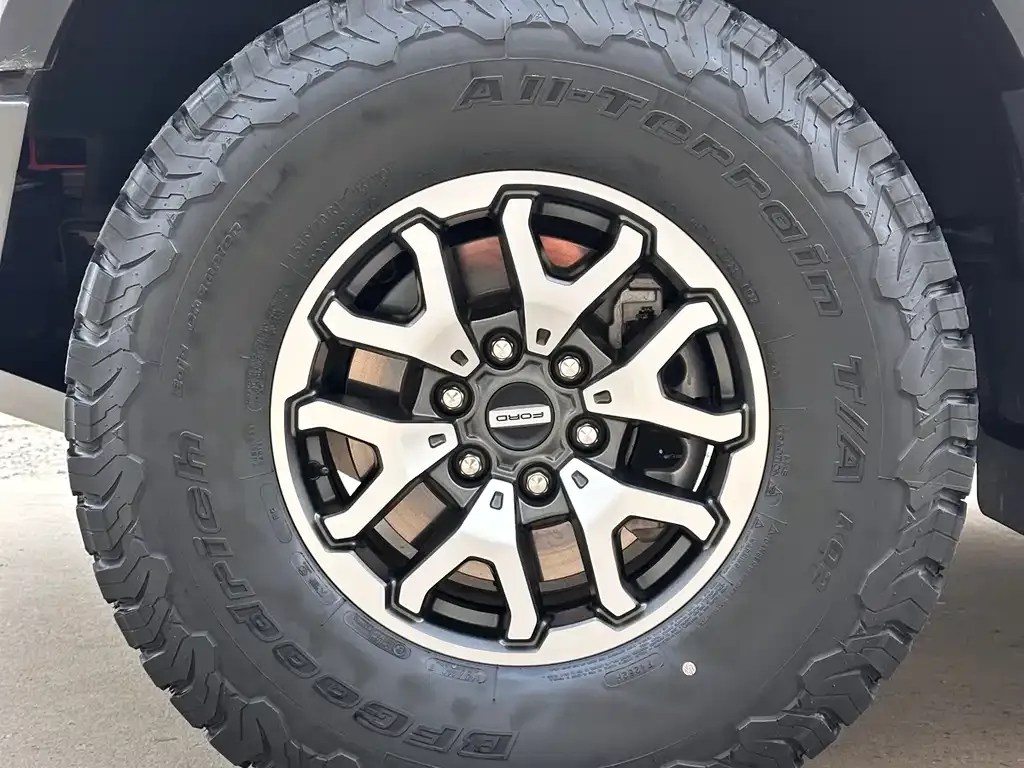 Ford F-150 Raptor 2023 из CN, фото 9