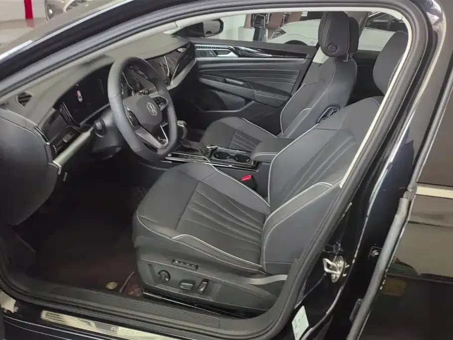 Volkswagen Passat 2024 из CN, фото 9