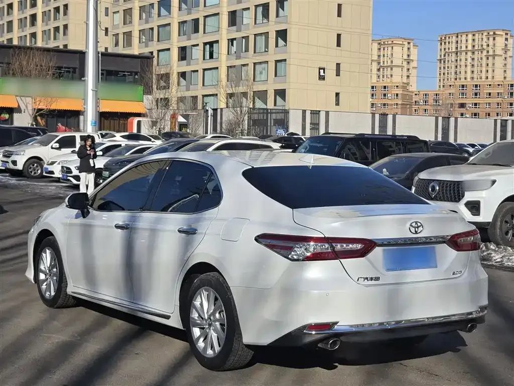 Toyota Camry 2023 из CN, фото 5