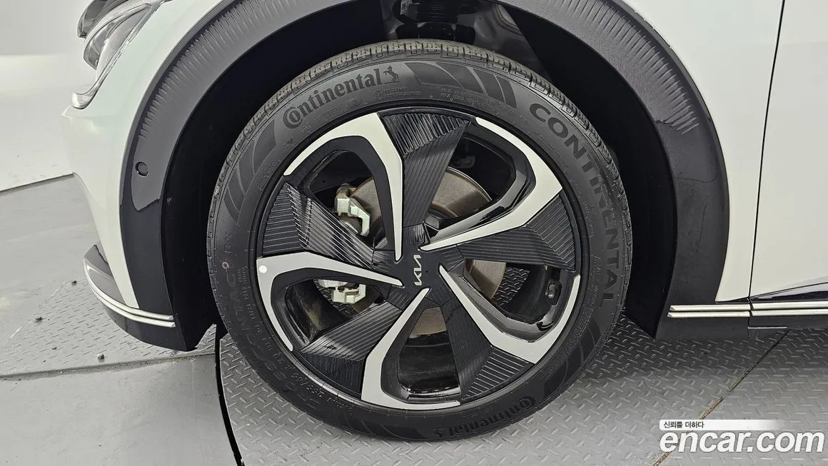 Kia EV6 2023 из KR, фото 8
