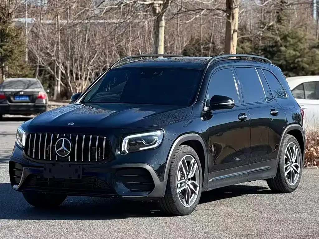 Mercedes-Benz GLB AMG — фото 1