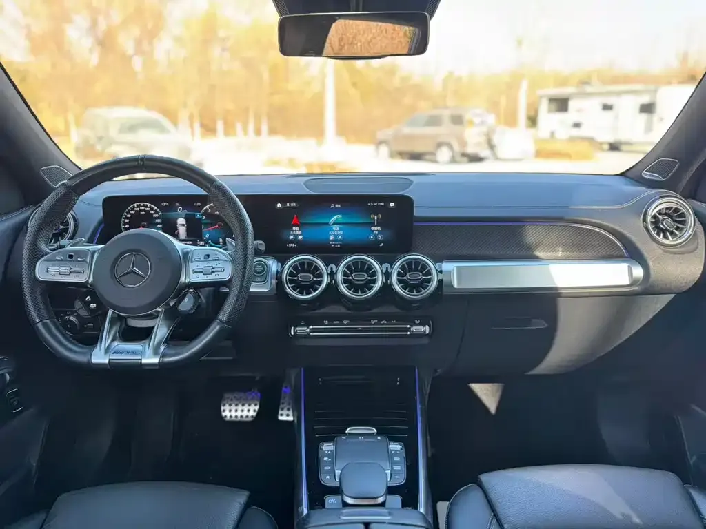 Mercedes-Benz GLB AMG — фото 7