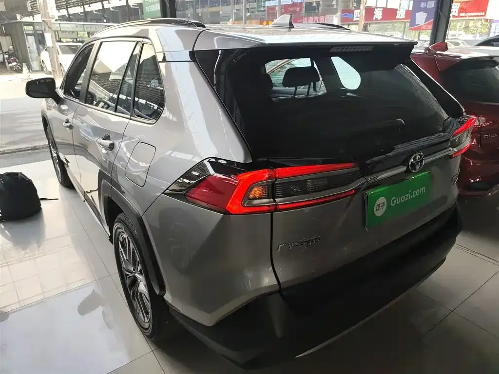 Toyota Wildlander 2023 из CN, фото 5