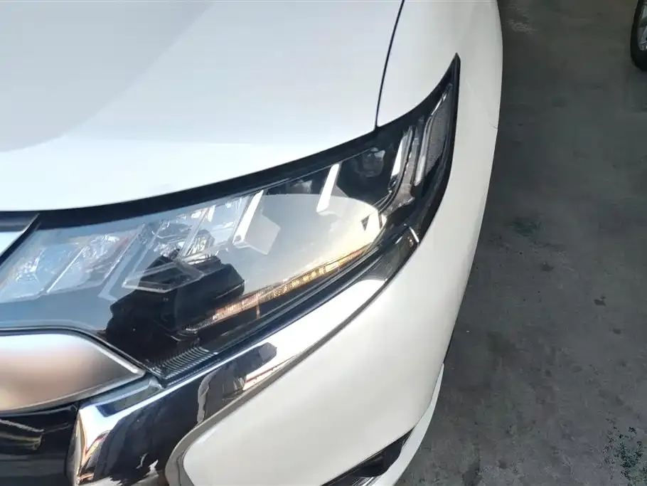Mitsubishi Outlander 2021 из CN, фото 4