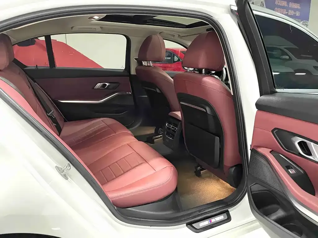 BMW 3 Series 2021 из CN, фото 10